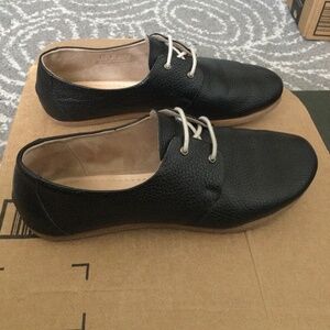 Poppy Barley The Eyelet Oxford 2.0, size 8.5, very light wear, black